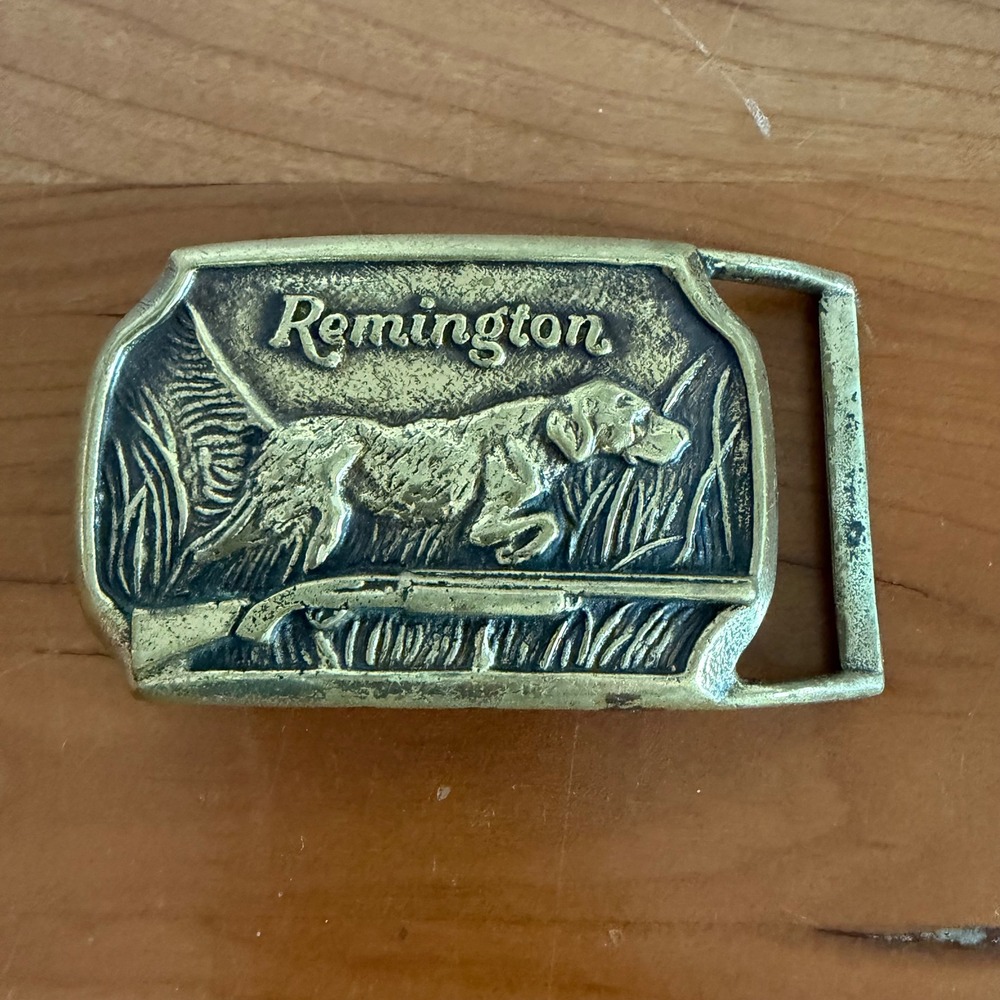 Vintage Remington Brass Belt Buckle Hunting Dog Shotgun Sporting Outdoorsman
